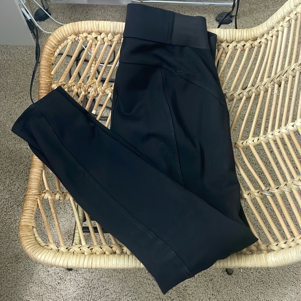 3/$15 🎉 Vera Wang dress pants XS slim fit-
